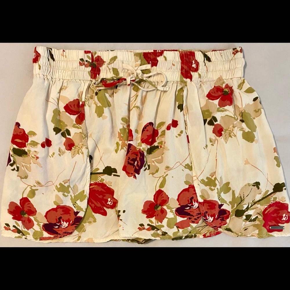 VOLCOM Floral Shorts